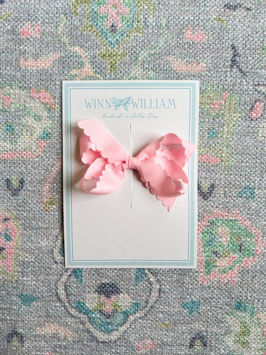 Small Scalloped Bow